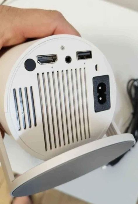 Projetor portátil em tubo - NOVO NA CAIXA EMBALADO