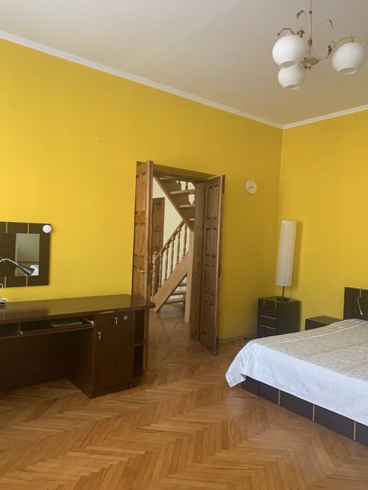 Продаж квартири 4кімнати вул Шептицьких ( універ)