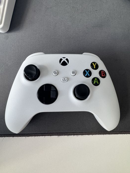 Xbox series s хорошее состояние