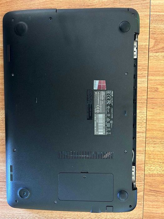 Notebook ASUS VivoBook X556U