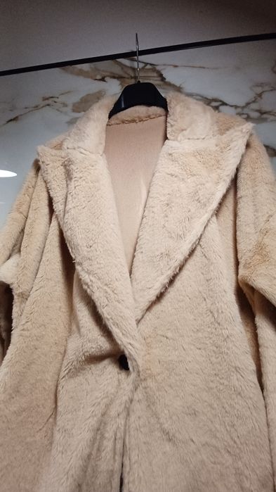 Płaszcz piękny  długi 42