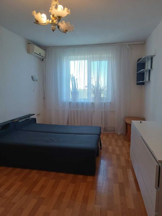 Продам 1 комн. квартиру на Таирова в хорошем состоянии.