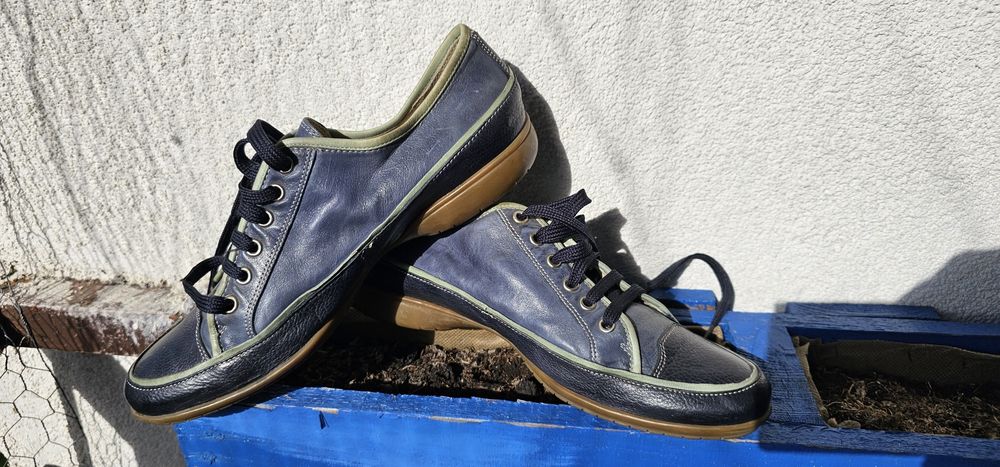 Buty damskie Donna Carolina rozmiar 40½ wkładka 25,8cm stan bardzo dob