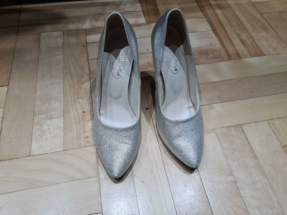 Srebrne buty, szpilka na obcasie w roz 37