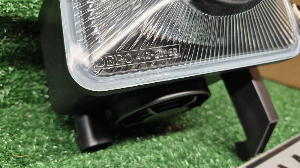 Farol Nevoeiro Frente Direito Opel Corsa C X01 Combo C 2000 a 2012 Ref. 442-2016R-UE NOVO DEPO