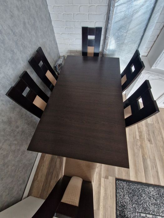 Komplet stół plus 6 krzeseł