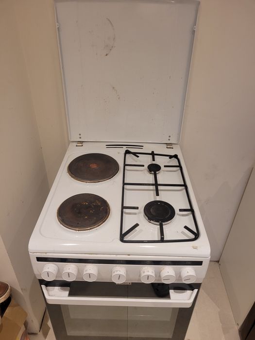 Amica 58ME2.35HZpMs(W)
Długość wkładki 25cm.
Stan