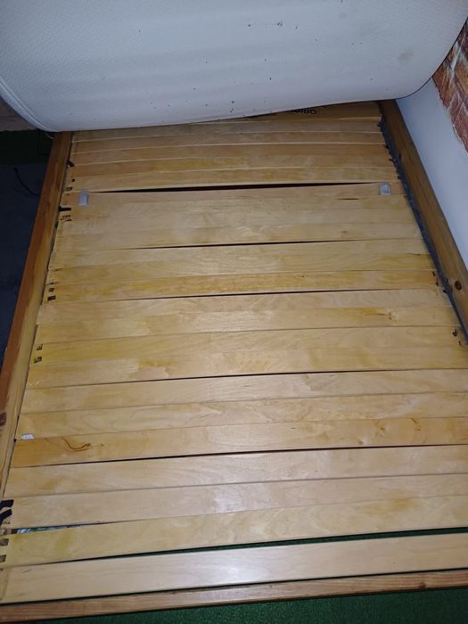 Łóżko drewniane zvmateracem Ikea