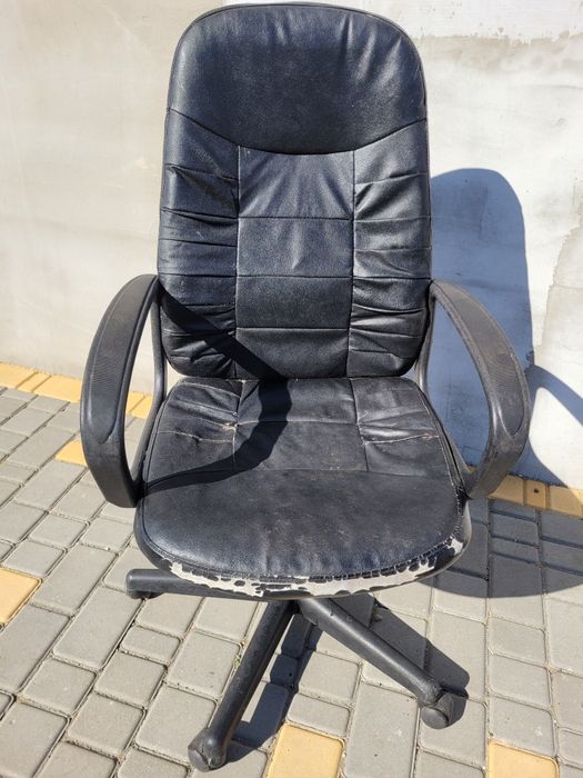 Продам кресло под востановление