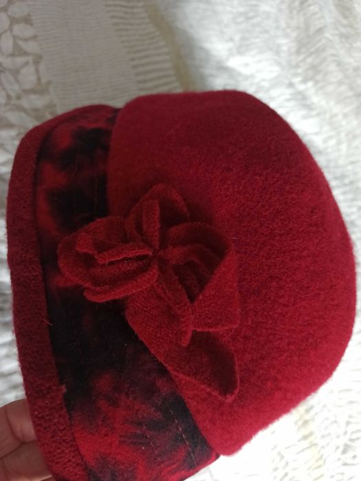 Kapelusz damski czerwony