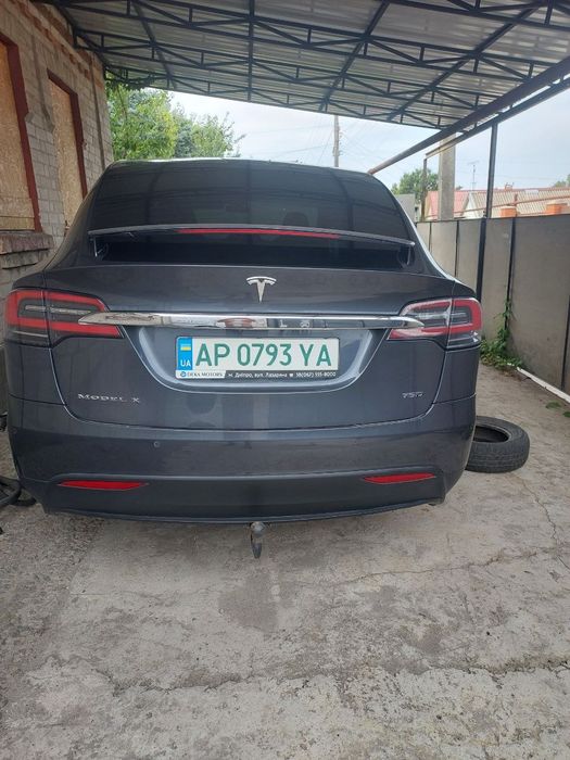 Tesla model X 75D