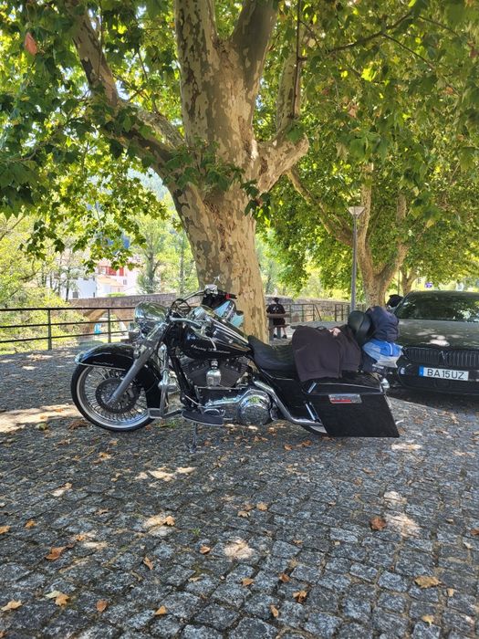 Harley Davidson Road king Chicano style