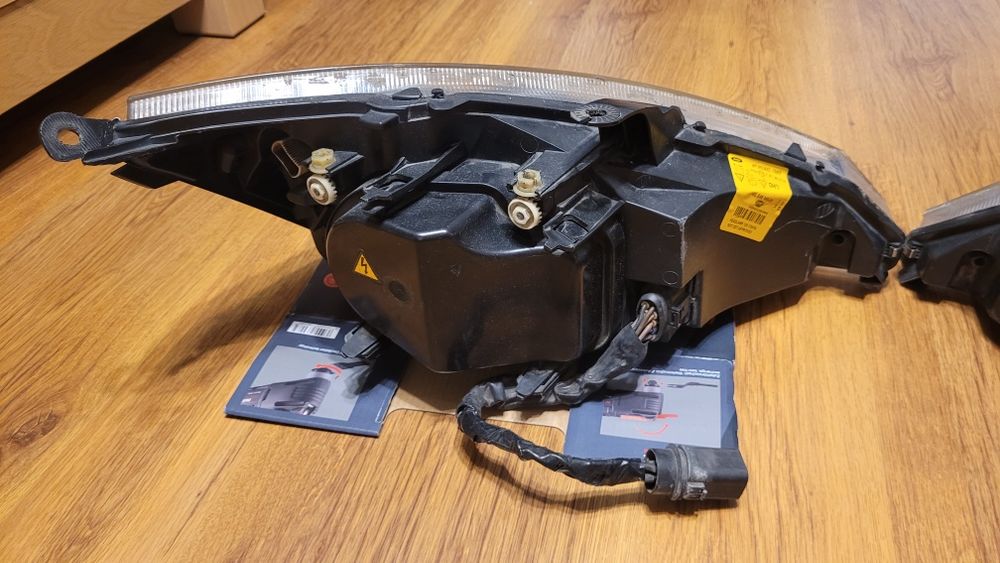 Lampy reflektory Ford Focus mk1 bixenon xenon komplet lewa i prawa