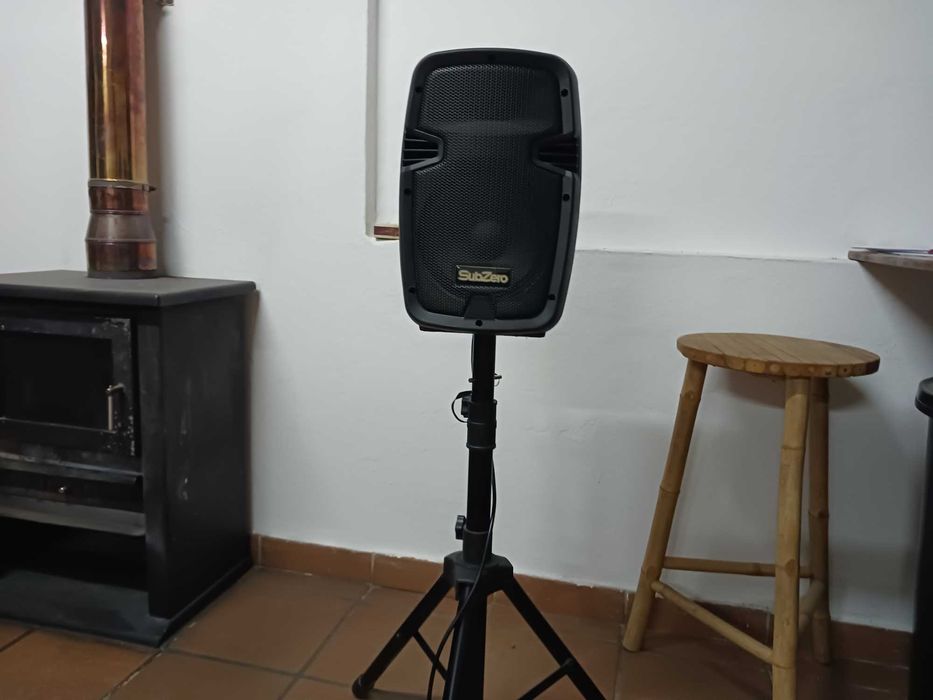 Coluna - SubZero P8A Caixa Acústica Ativa / com tripé