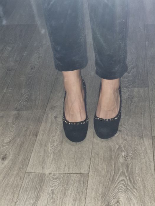 Замшевые туфли на каблуке