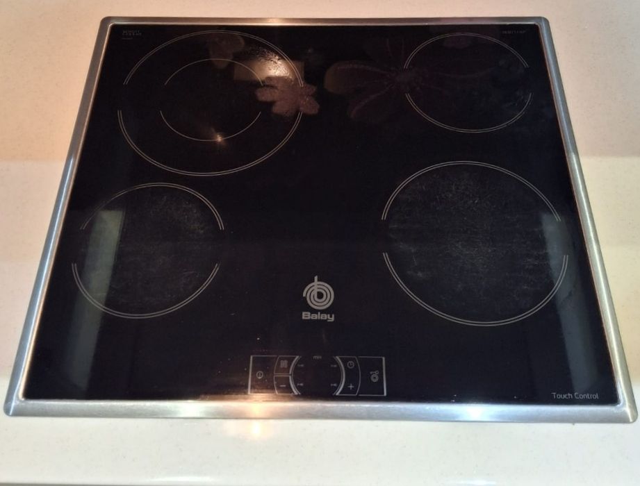 Microondas, forno e placa de indução encastre – 300€ (conjunto)