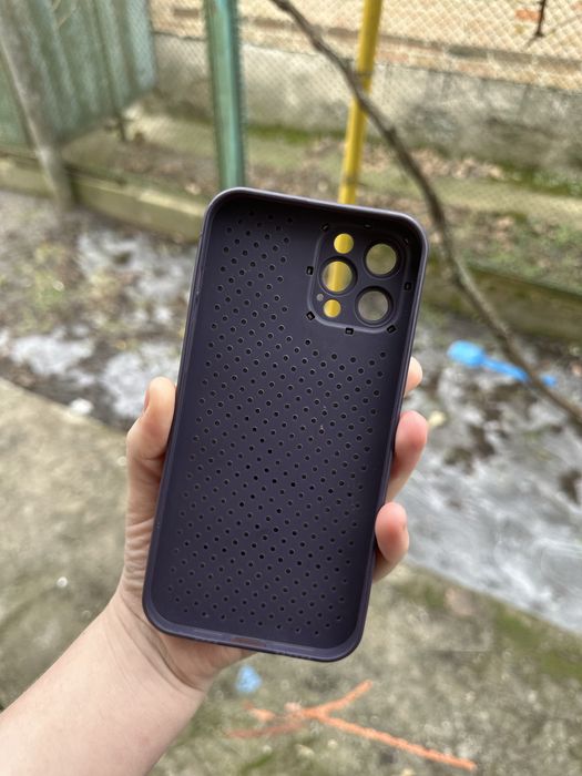 Чохол для iphone 12 pro max з перфорацією та стьобаним дизайном