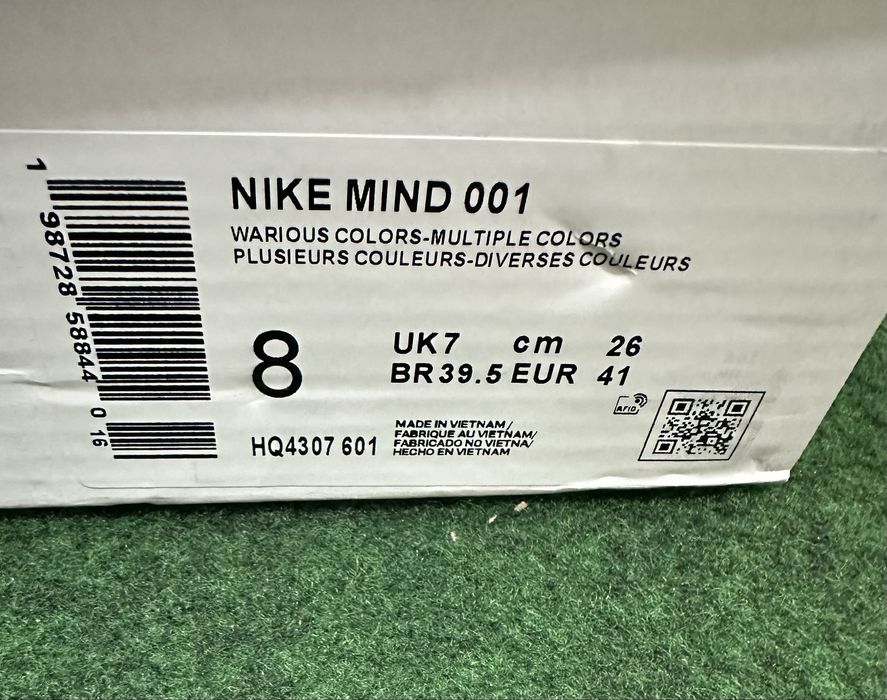 Nike Mind 001 Solar Red