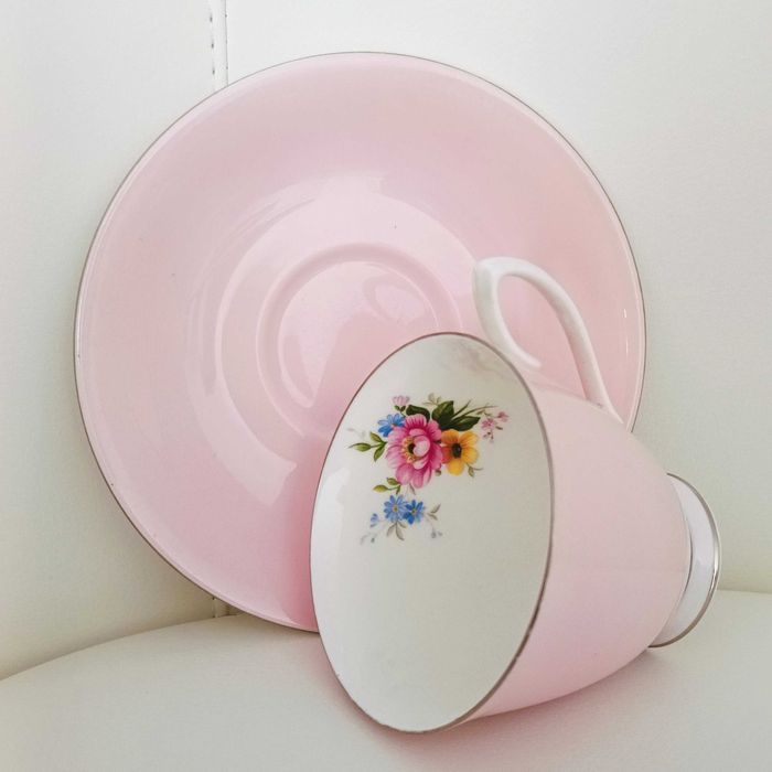 **RÓŻOWA filiżanka porcelana Royal Albert 1950+