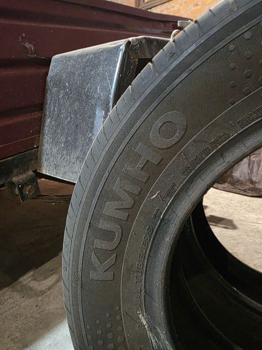Літня резина 195/65 R15 (4 шт) в дуже гарному стані
