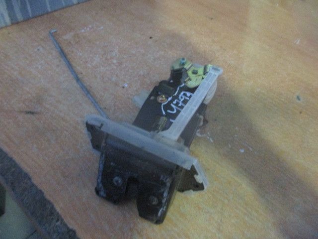 Fechadura / fecho da mala SUZUKI Ignis II (MH)