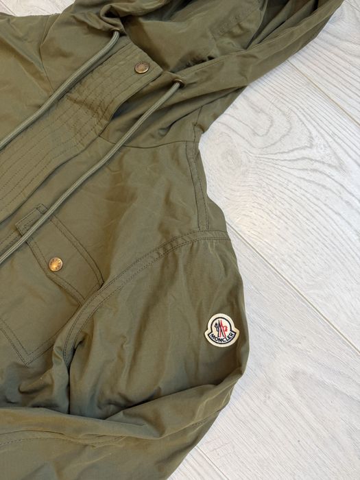 Жіноча куртка Moncler