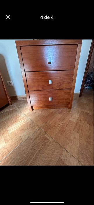 Vendo mobilia de cerejeira com 2 colchoes estou a vender um