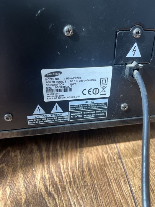 Самбуфер до саундбару Samsung HT-E8200