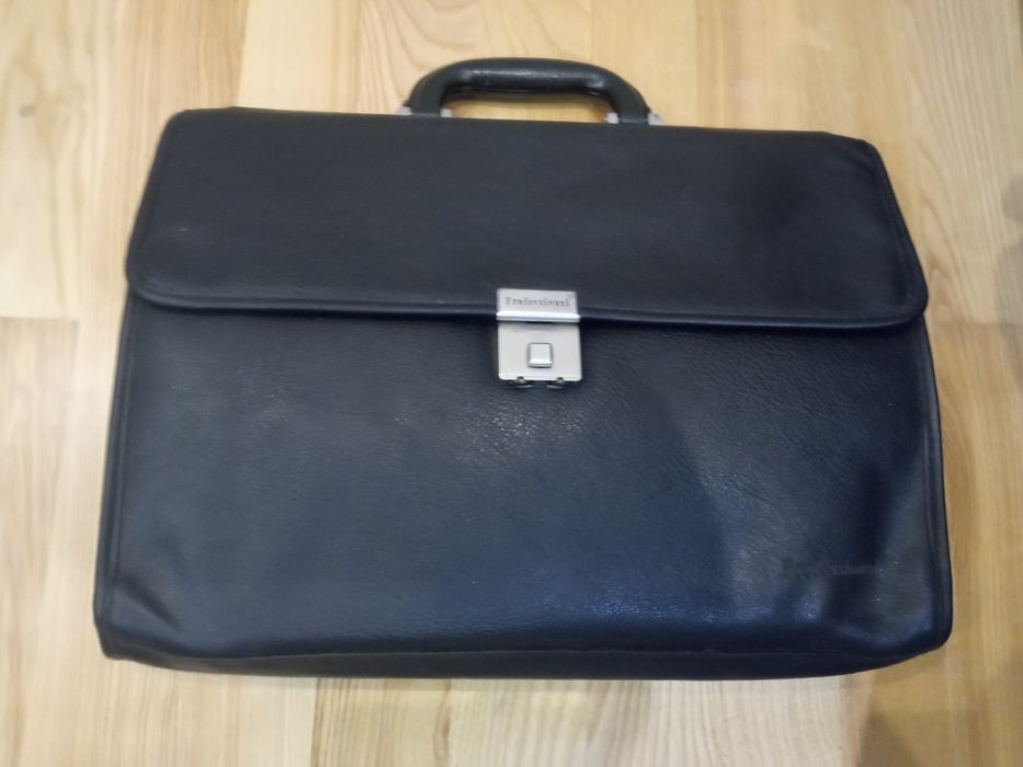 Продам портфель для документов с код замком Professional.Эко  Кожа