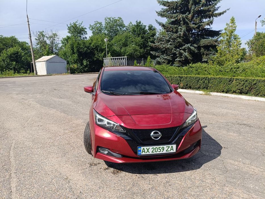 электро автомобиль NISSAN LEAF 2