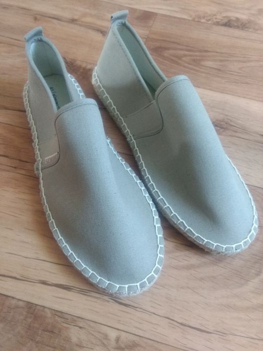 Кроссовки,Слипони,Макасіни