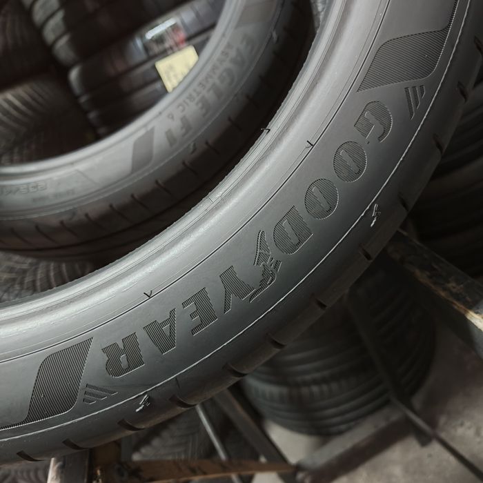 235/40/18 XL Sprzedam parę opon letnich Goodyear