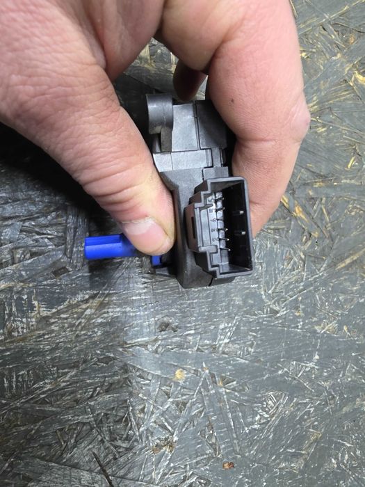 Silniczek Nagrzewnicy Vw Audi Seat Skoda 0.132.801.305