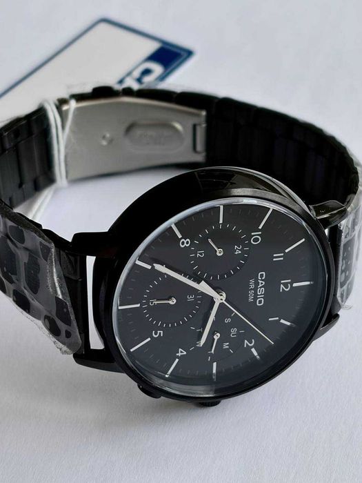 Чоловічий годинник CASIO MTP-E321B-1A.