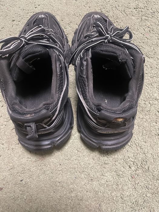 Belnciaga track1 legit