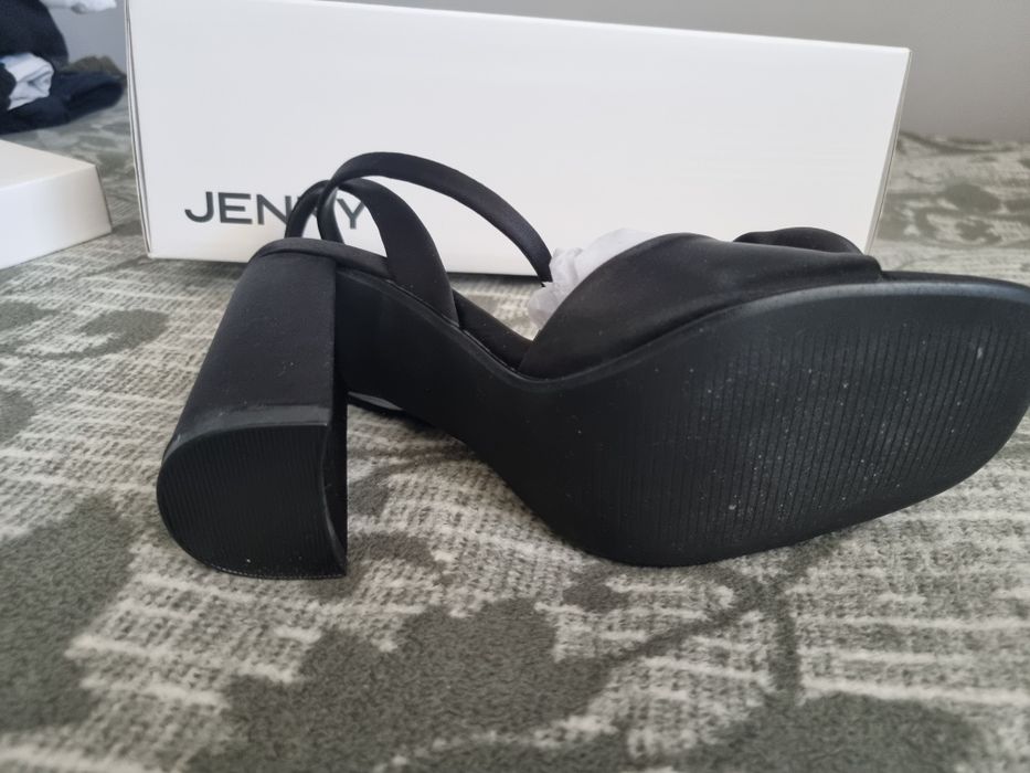 Jenny - sandały na słupku roz. 36