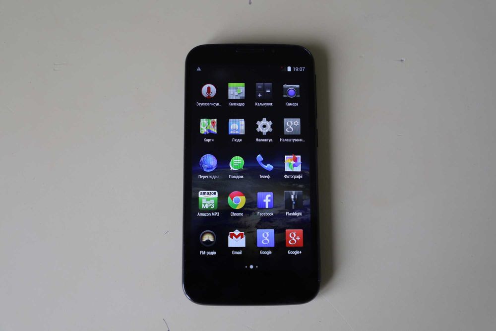 мобільний телефон vodafone 985N