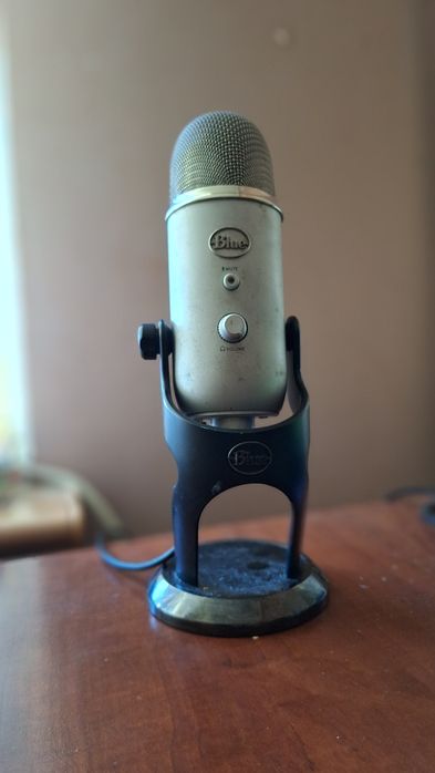 Mikrofon Blue Yeti Srebny Mikrofon stołowy
