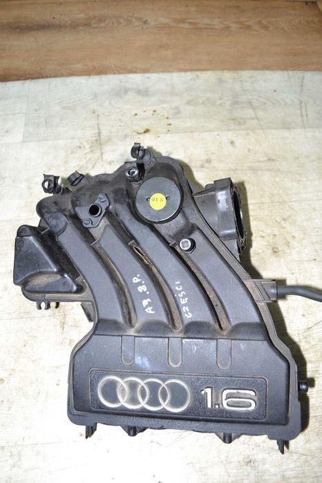 Б/у впускний колектор Audi A3 Volkswagen Golf 5 Skoda Octavia 2 1.6 бензин 06A133185JL
