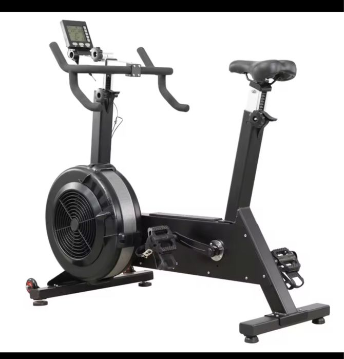 Bike erg, jak concept2 rower powietrzny hyrox crossfit