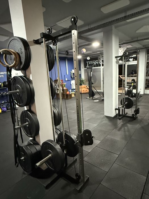 Power Racks ,Pullup Bars , Homegym e polias
