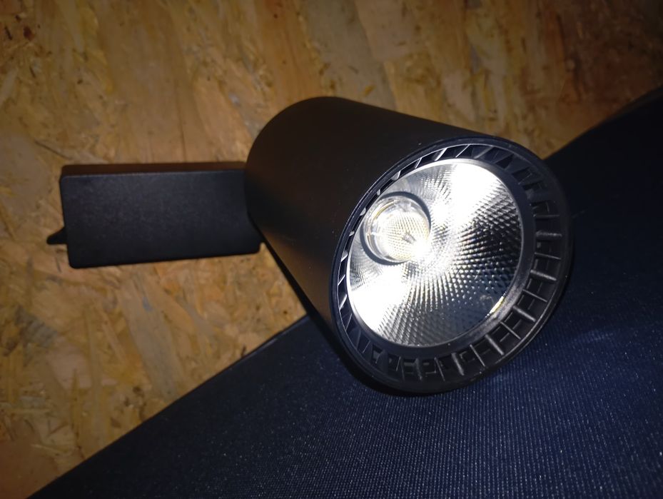Reflektor led szynowy