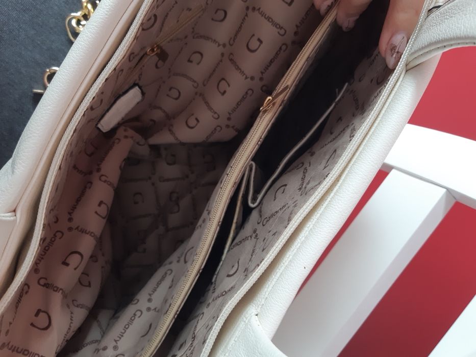 Kremowa nowa torebka