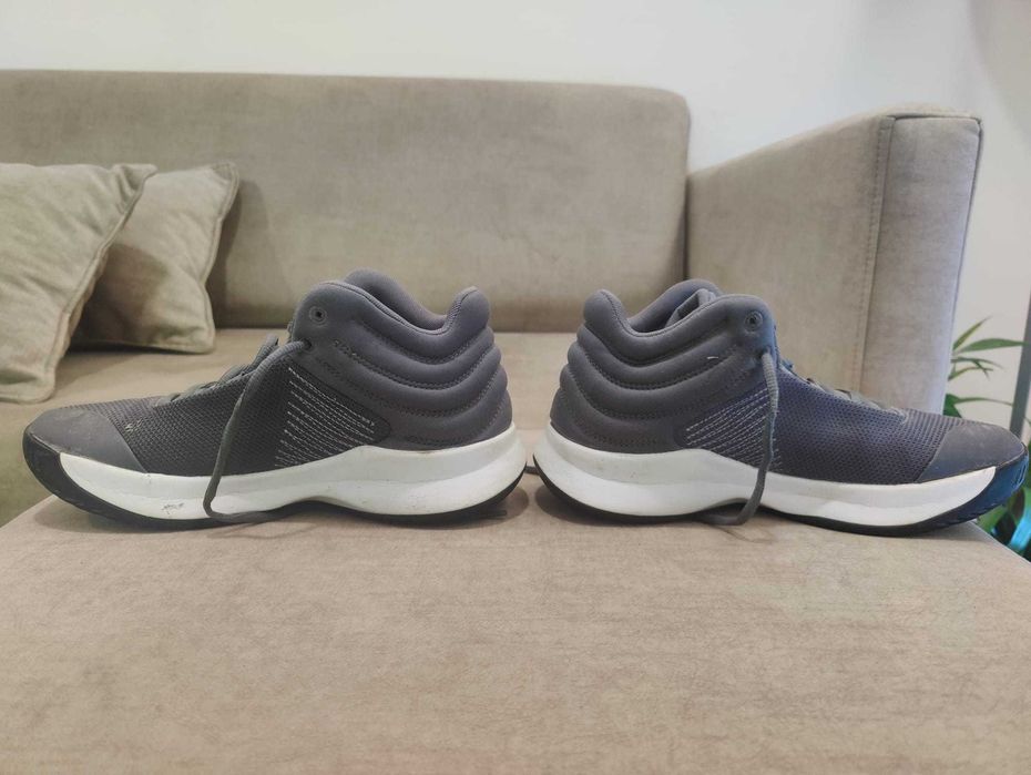 Sapatilhas Adidas tam. 42 em excelente estado