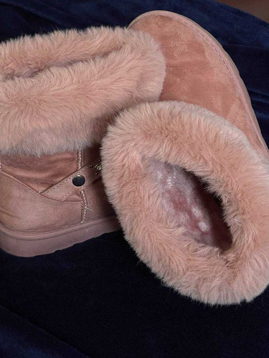 Зимние женские угги