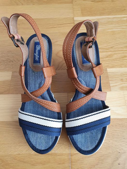 Wrangler sandały na koturnie koturny