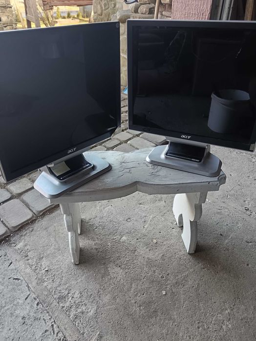 Монітори три штуки