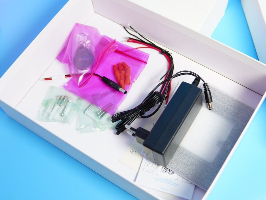 Комплект видеодомофона / Дисплей 7" сенсорный 1024×600 / Камера 2 мм 3