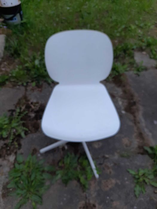 Sprzedam różne krzesla