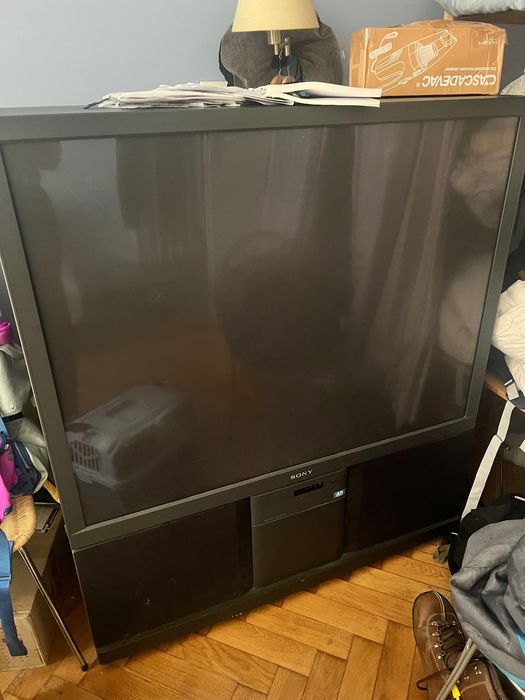 Oddam za darmo duży telewizor